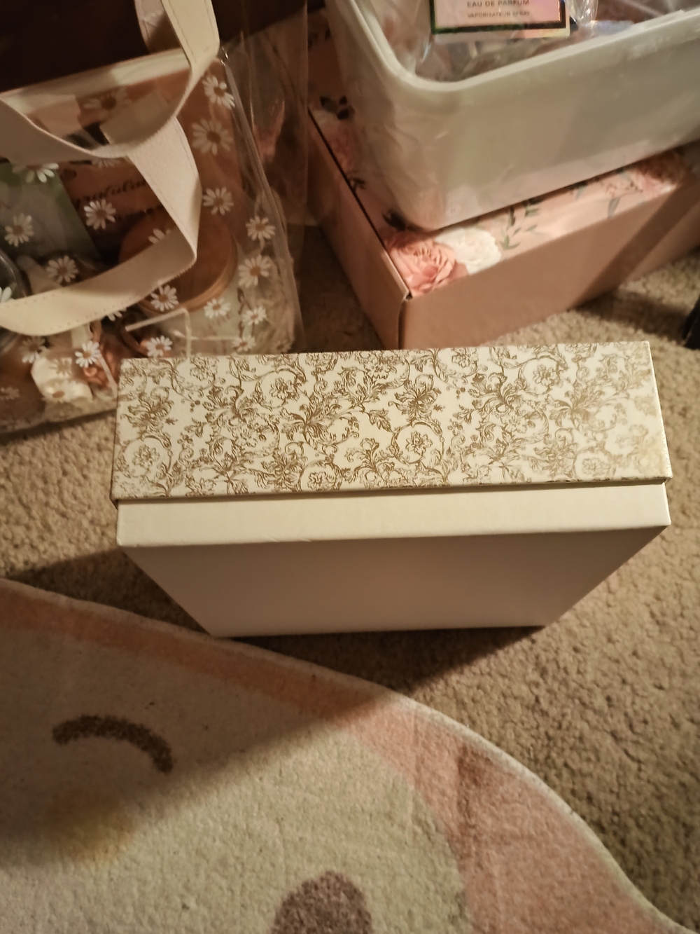 Christian Dior Decorative Storage Box in Ivory and Gold Toile - Picture 5 of 6